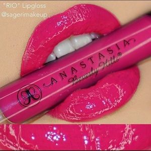 Anastasia Beverly Hills lip gloss